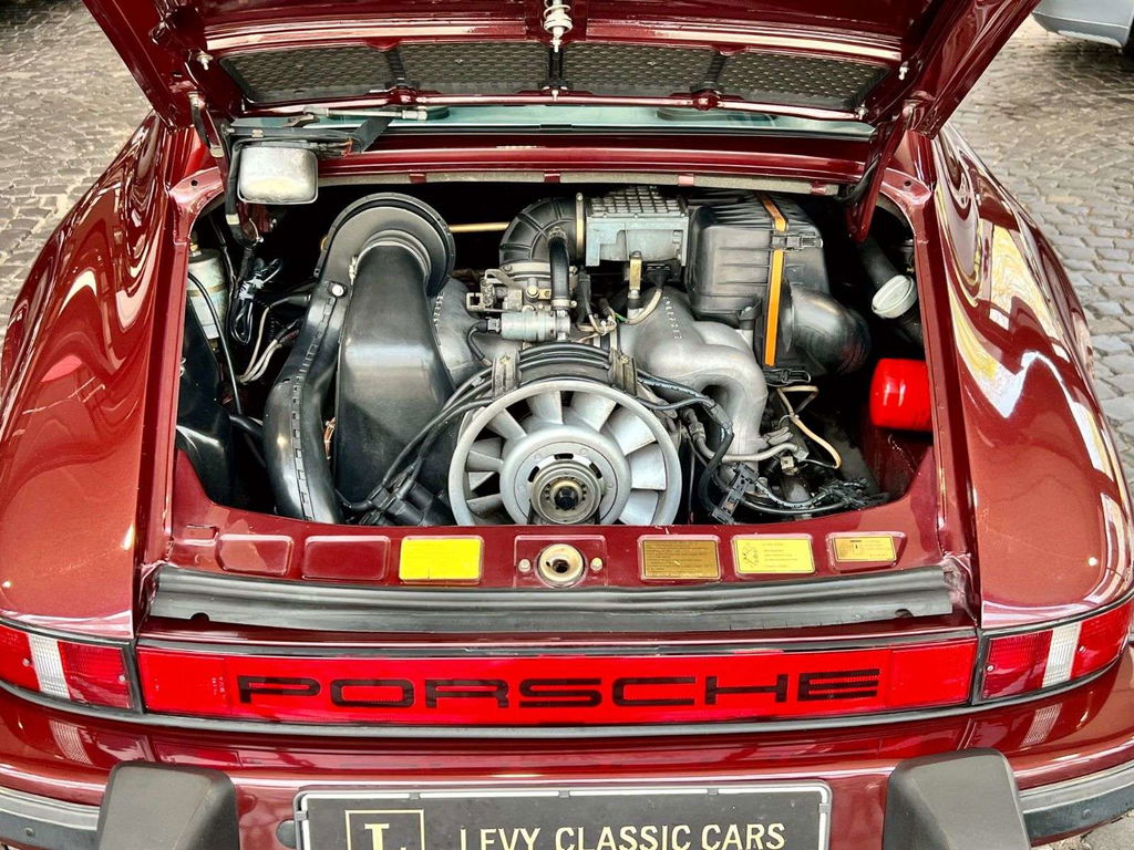 Porsche 911 Carrera 3.2