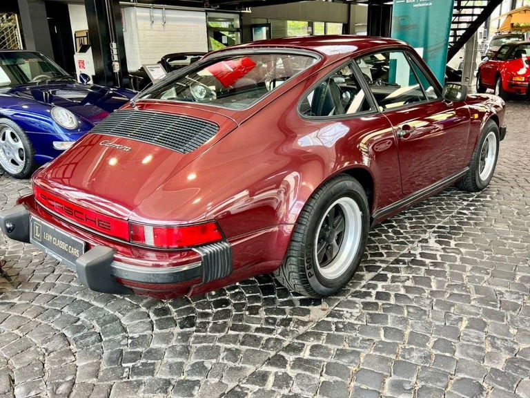 Porsche 911 Carrera 3.2