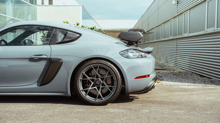 Porsche 718 Cayman GT4 RS