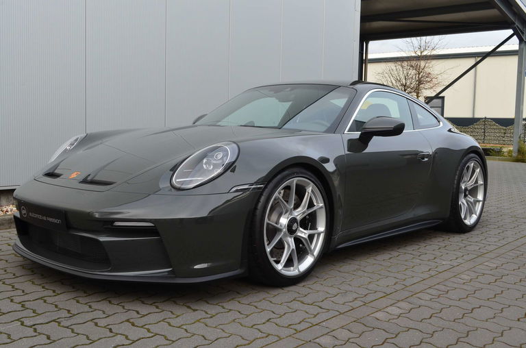 Porsche 992 GT3 Touring
