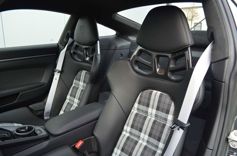 Porsche 992 GT3 Touring