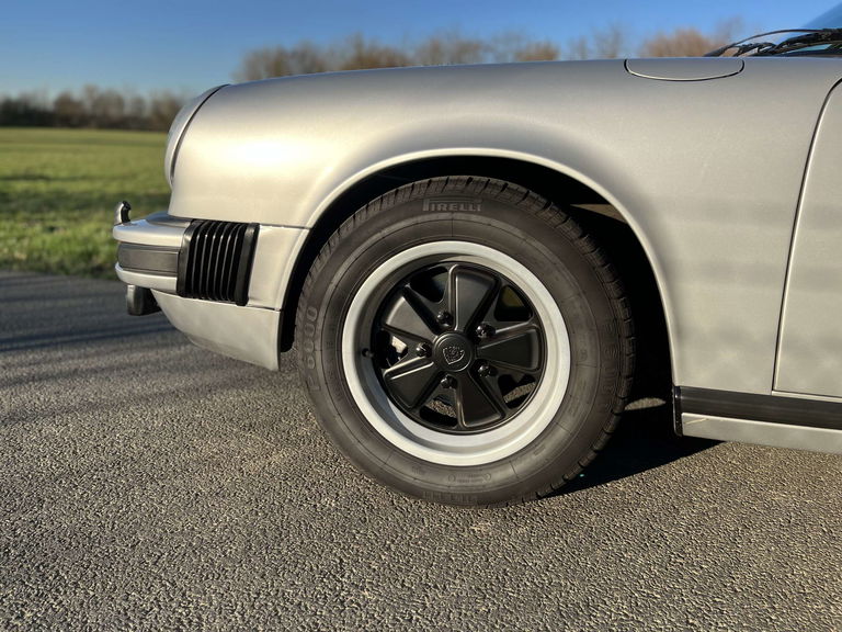 Porsche 911 Carrera 3.0