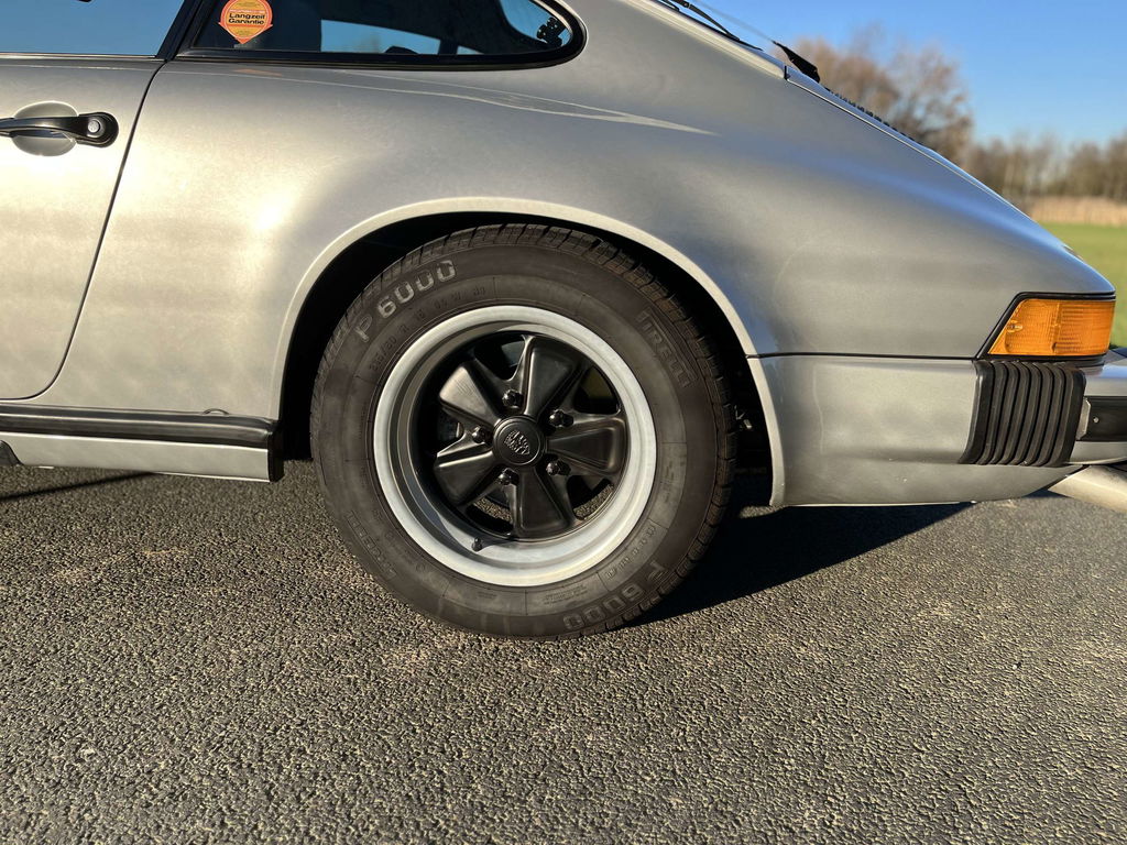 Porsche 911 Carrera 3.0