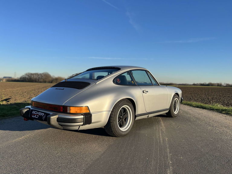 Porsche 911 Carrera 3.0