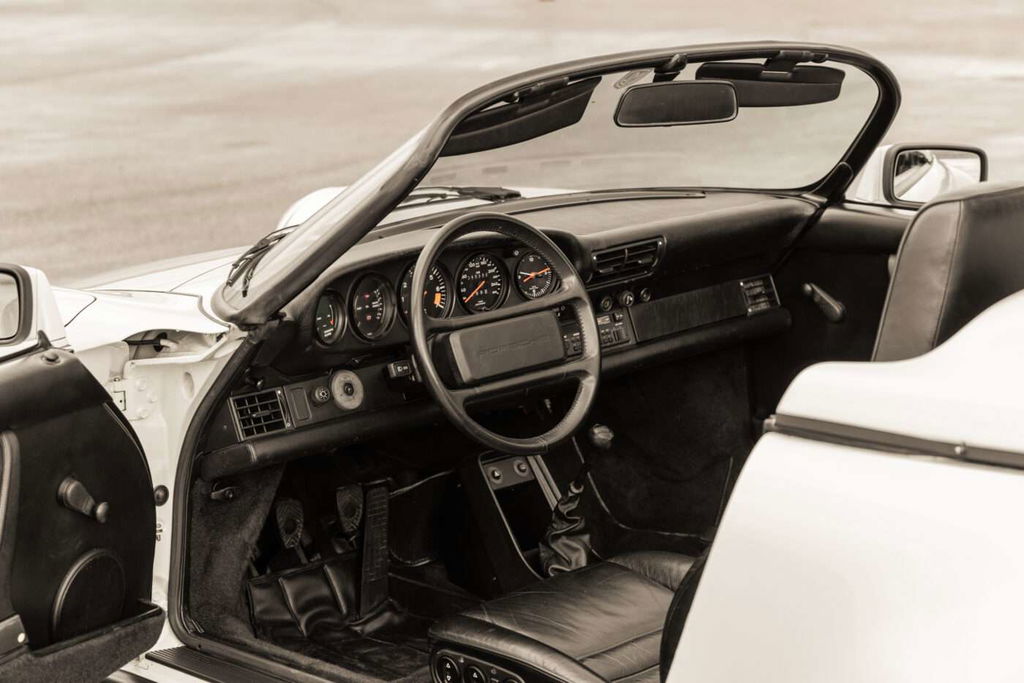 Porsche 911 Carrera 3.2 Speedster