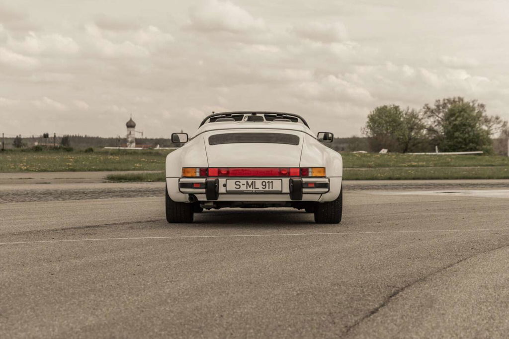 Porsche 911 Carrera 3.2 Speedster