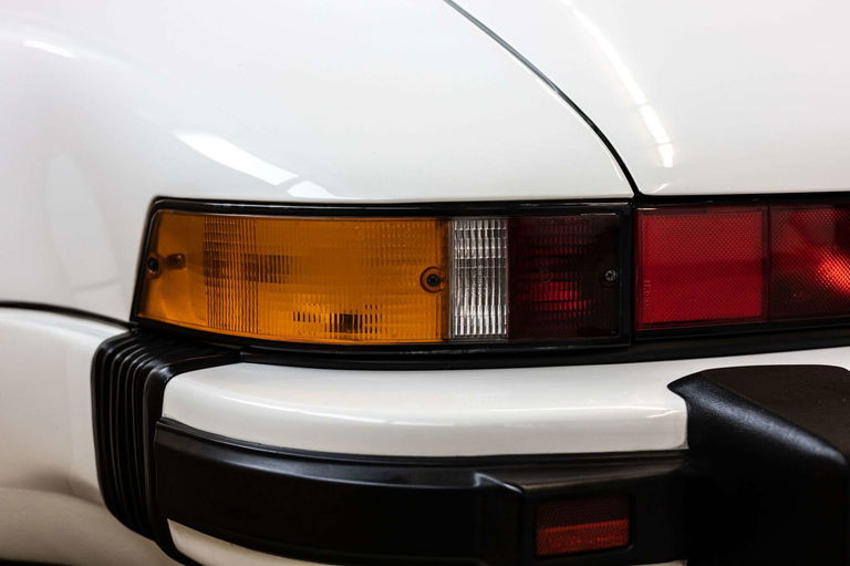 Porsche 911 Carrera 3.2 Speedster