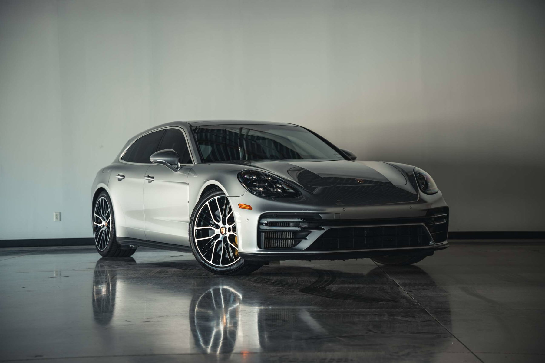 Porsche Panamera Turbo S 2022 - elferspot.com - Marketplace for
