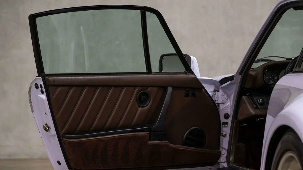 Porsche 911 Turbo 3.3 (US)