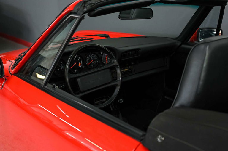Porsche 911 Carrera 3.2 (US)