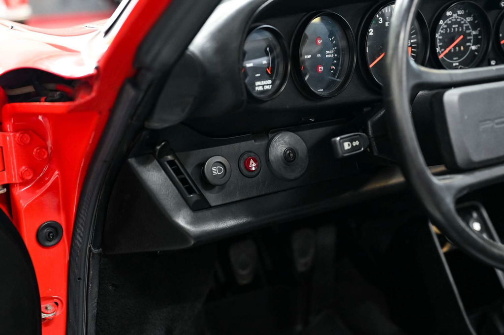 Porsche 911 Carrera 3.2 (US)