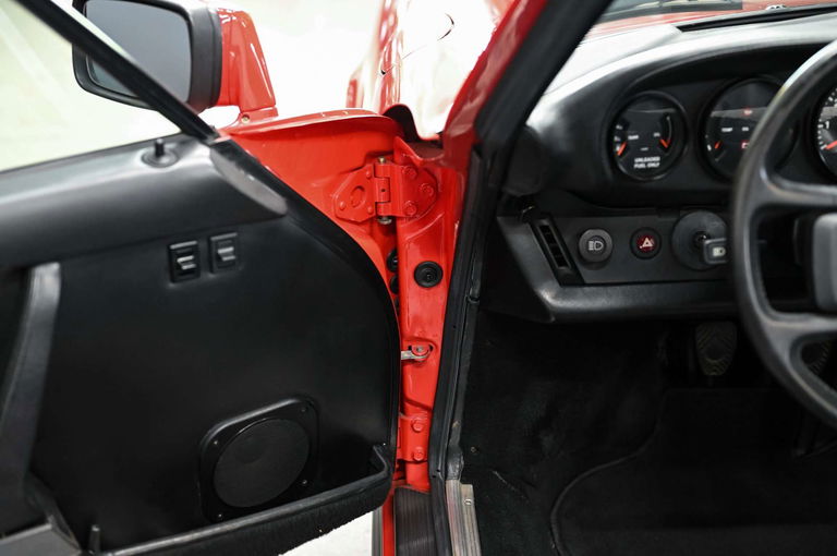 Porsche 911 Carrera 3.2 (US)