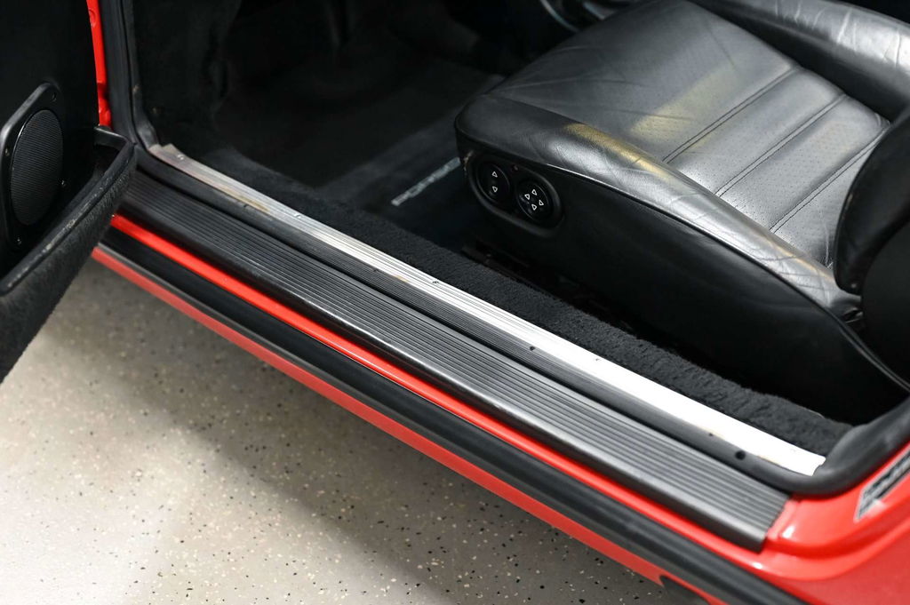 Porsche 911 Carrera 3.2 (US)