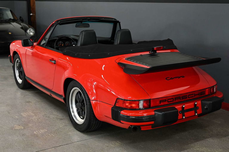 Porsche 911 Carrera 3.2 (US)