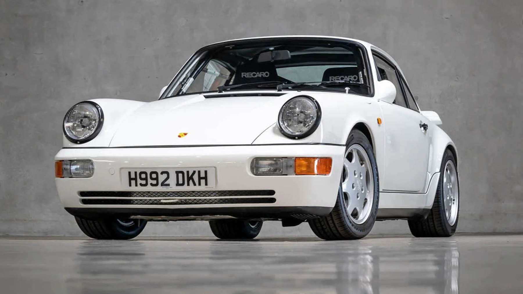 Porsche 964 Carrera 4 Lightweight