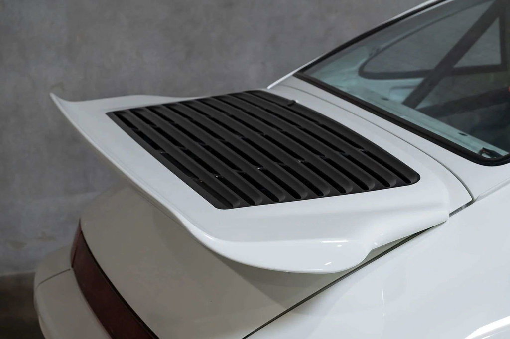 Porsche 964 Carrera 4 Lightweight