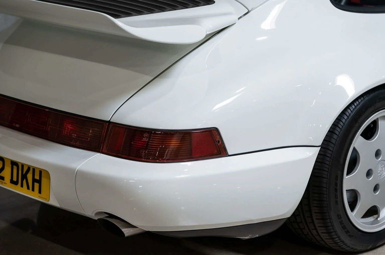 Porsche 964 Carrera 4 Lightweight