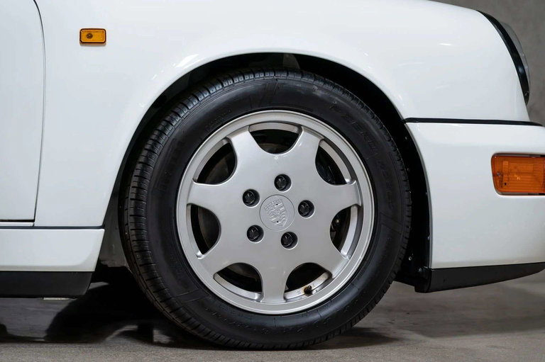 Porsche 964 Carrera 4 Lightweight