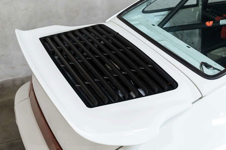 Porsche 964 Carrera 4 Lightweight