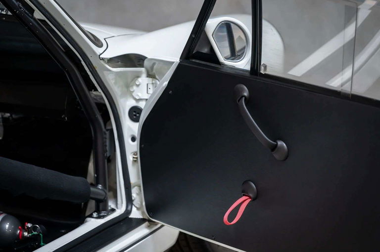 Porsche 964 Carrera 4 Lightweight