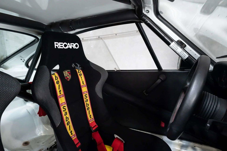 Porsche 964 Carrera 4 Lightweight