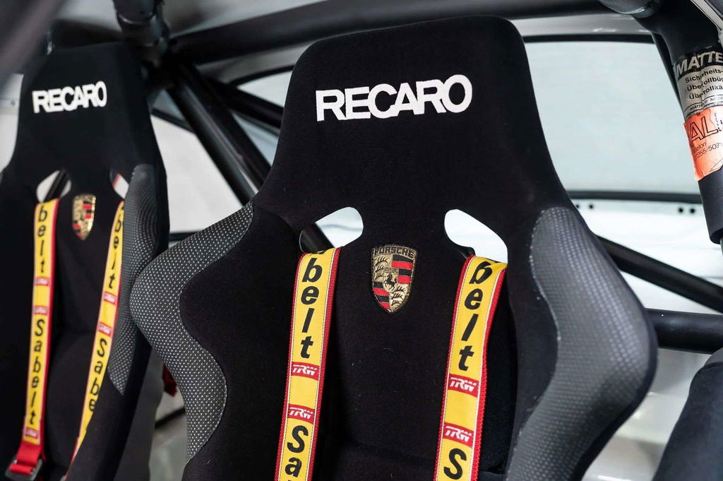 Porsche 964 Carrera 4 Lightweight