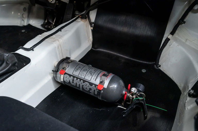 Porsche 964 Carrera 4 Lightweight