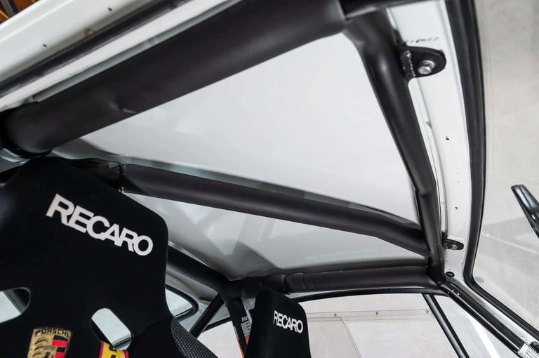 Porsche 964 Carrera 4 Lightweight