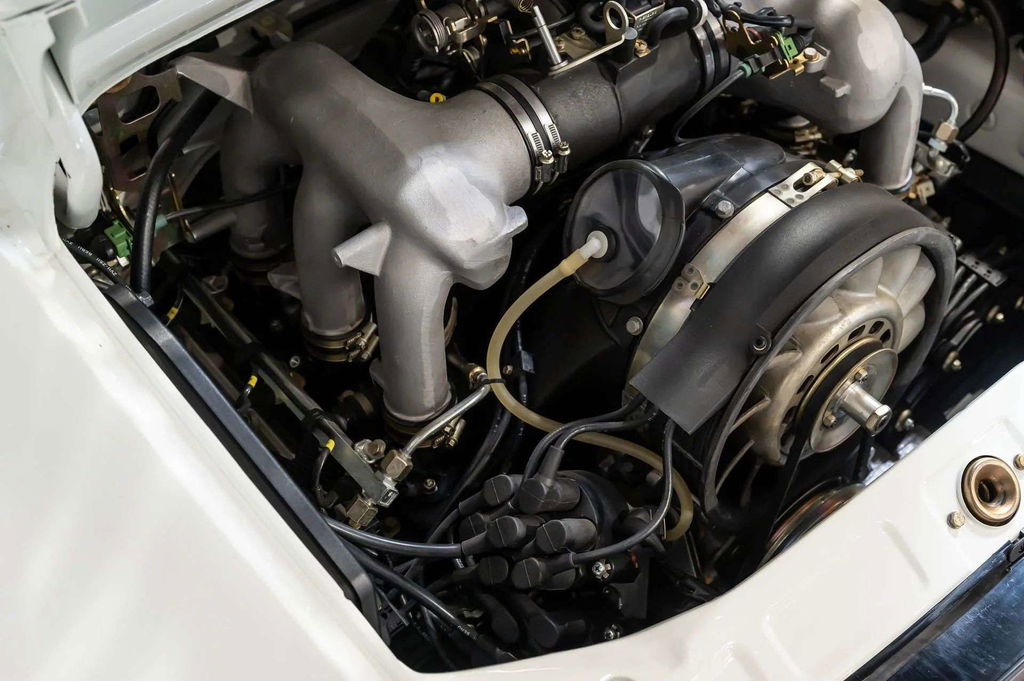 Porsche 964 Carrera 4 Lightweight