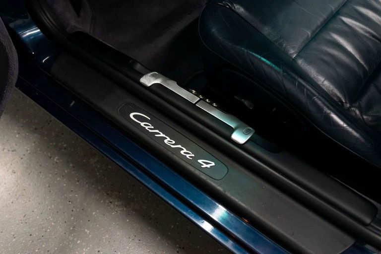 Porsche 996 Carrera 4