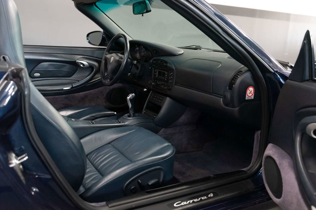 Porsche 996 Carrera 4