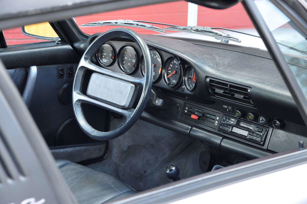 Porsche 911 Carrera 3.2