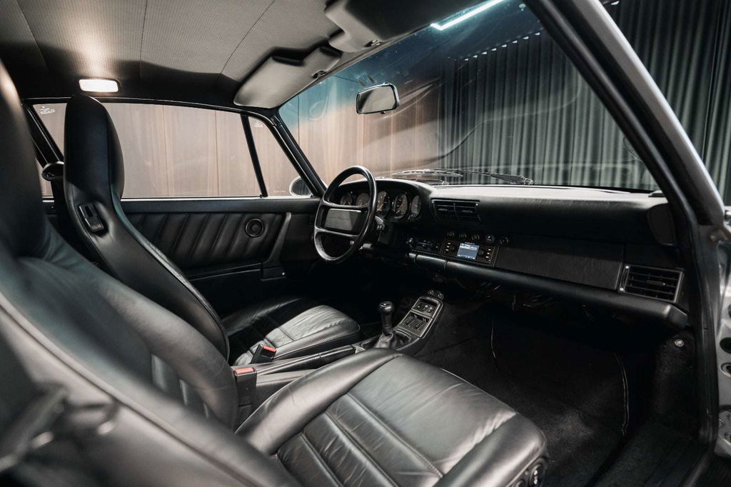 Porsche 964 Carrera 4