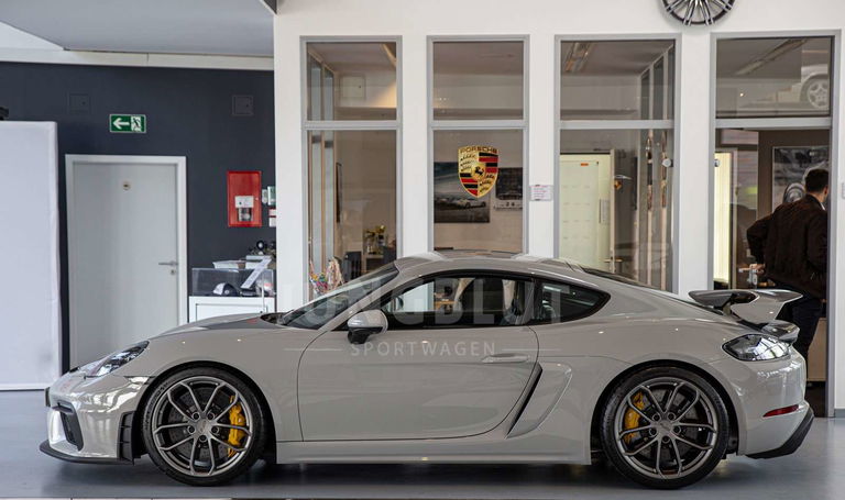 Porsche 718 Cayman GT4