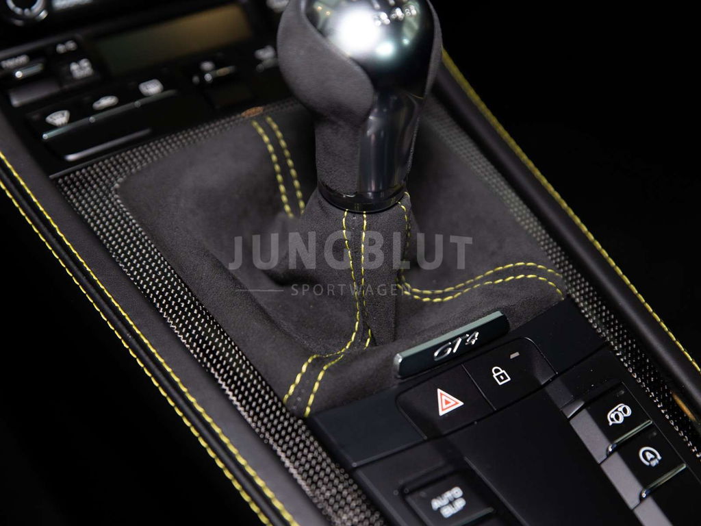 Porsche 718 Cayman GT4