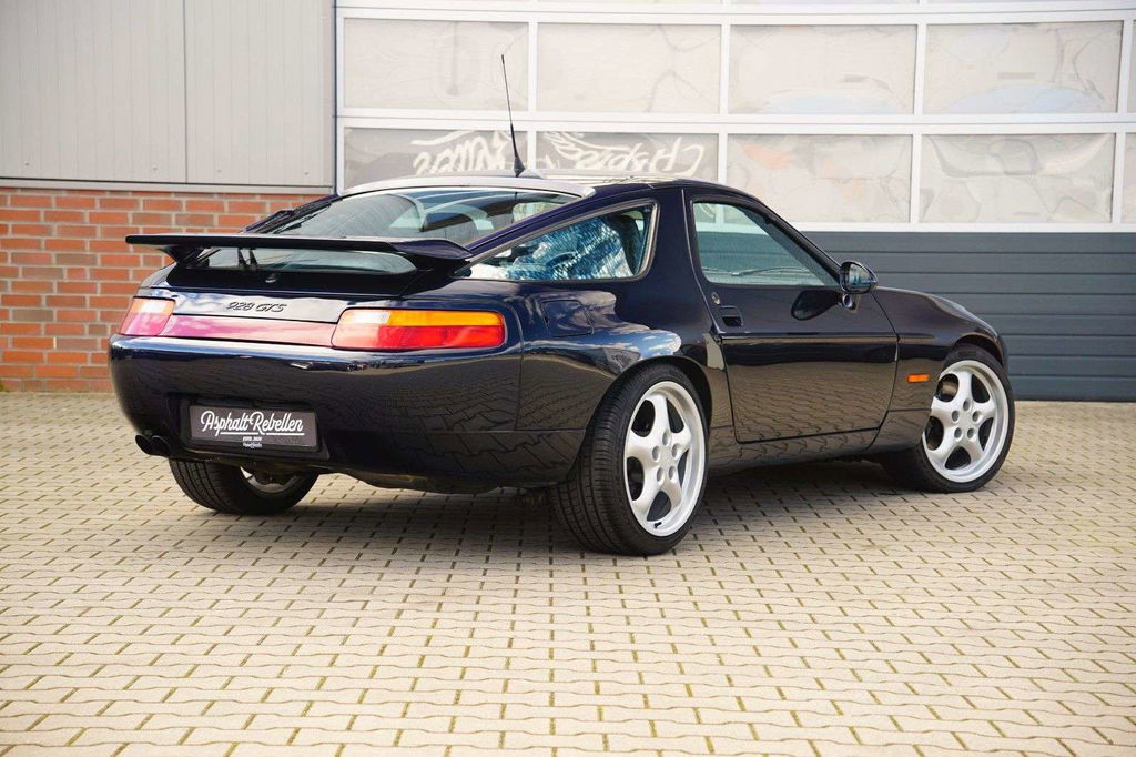 Porsche 928 GTS