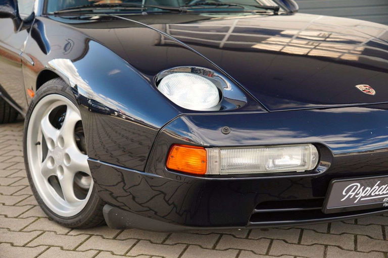 Porsche 928 GTS