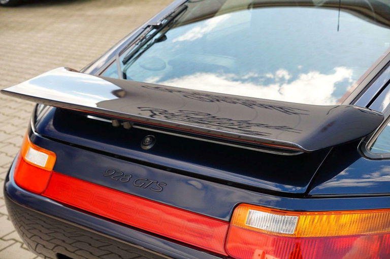 Porsche 928 GTS