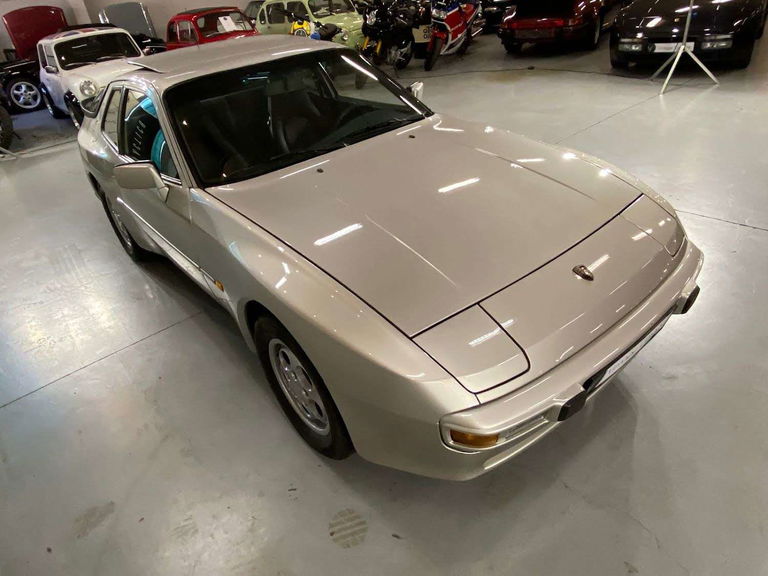 Porsche 944 Coupé