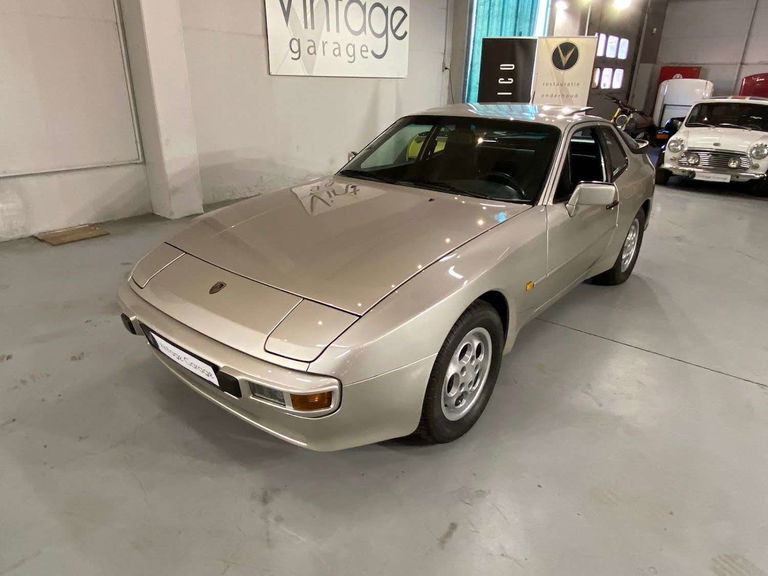 Porsche 944 Coupé