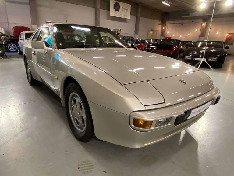 Porsche 944 Coupé