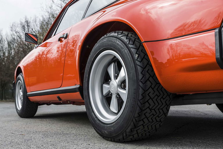 Porsche 911 Carrera 2,7