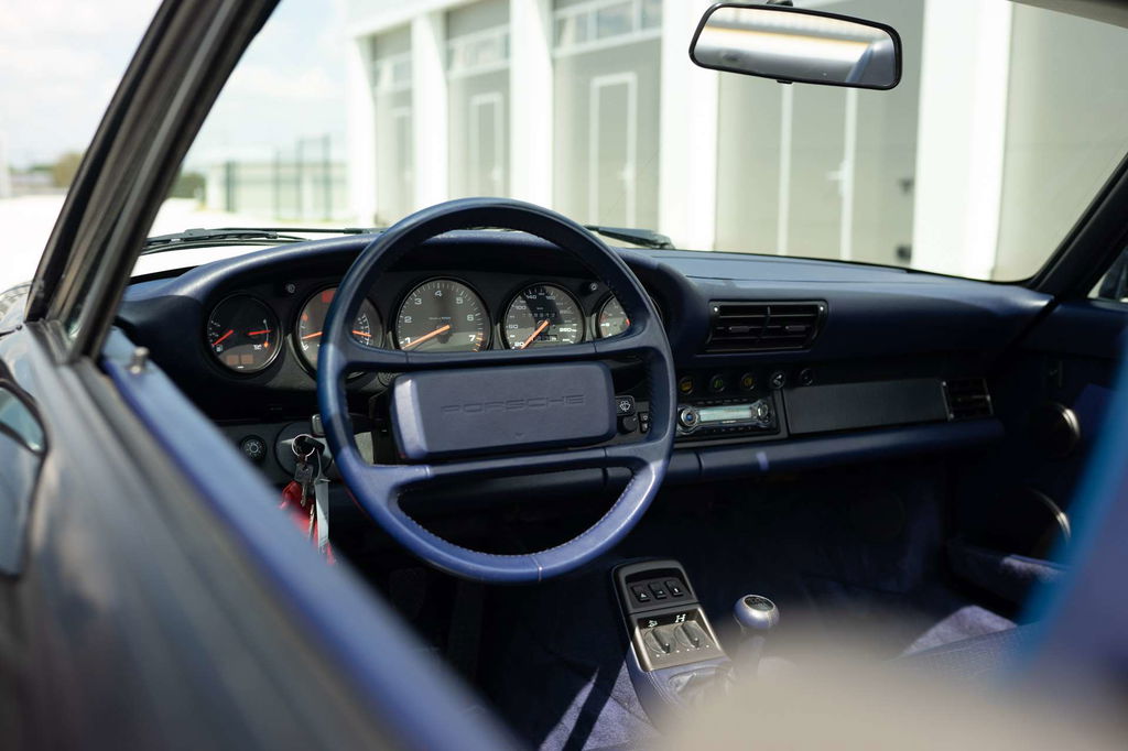 Porsche 964 Carrera 4