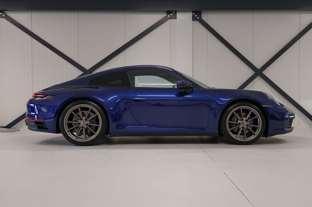 Porsche 992 Carrera