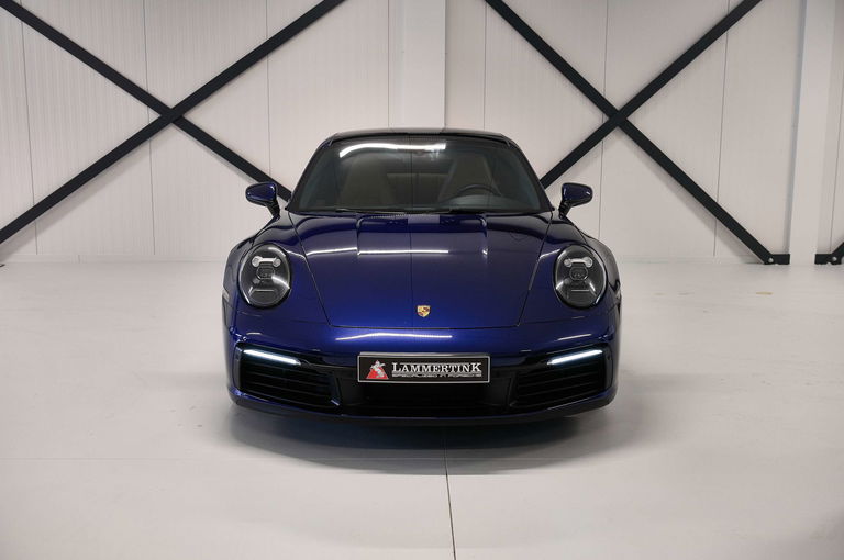 Porsche 992 Carrera