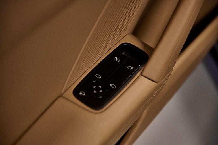Porsche 992 Carrera
