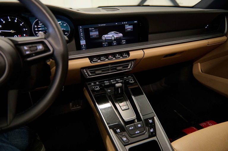 Porsche 992 Carrera