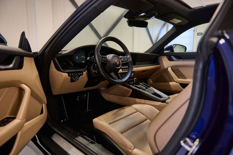 Porsche 992 Carrera