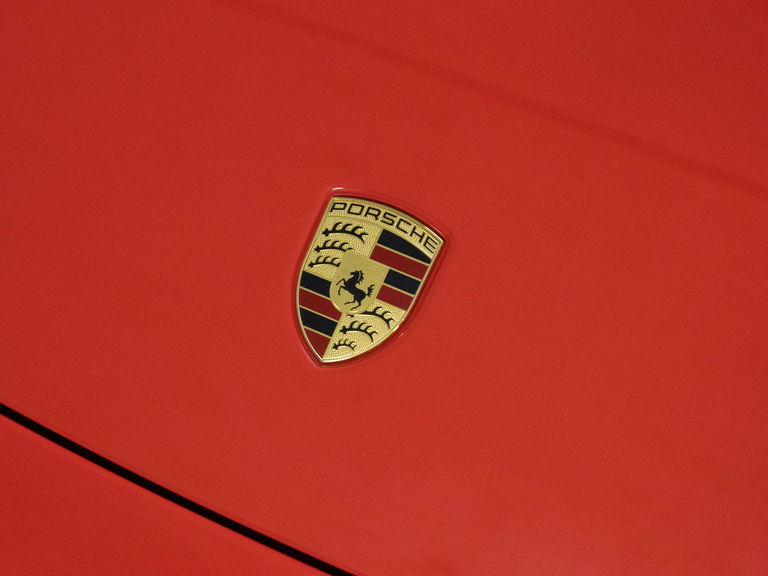 Porsche 992 Carrera 4