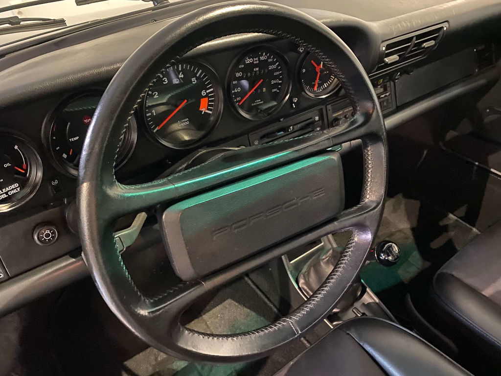 Porsche 911 Carrera 3.2